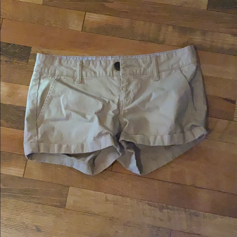 Knahki short shorts